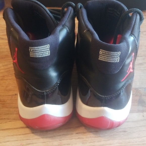Jordan 11 breds - Picture 2 of 8